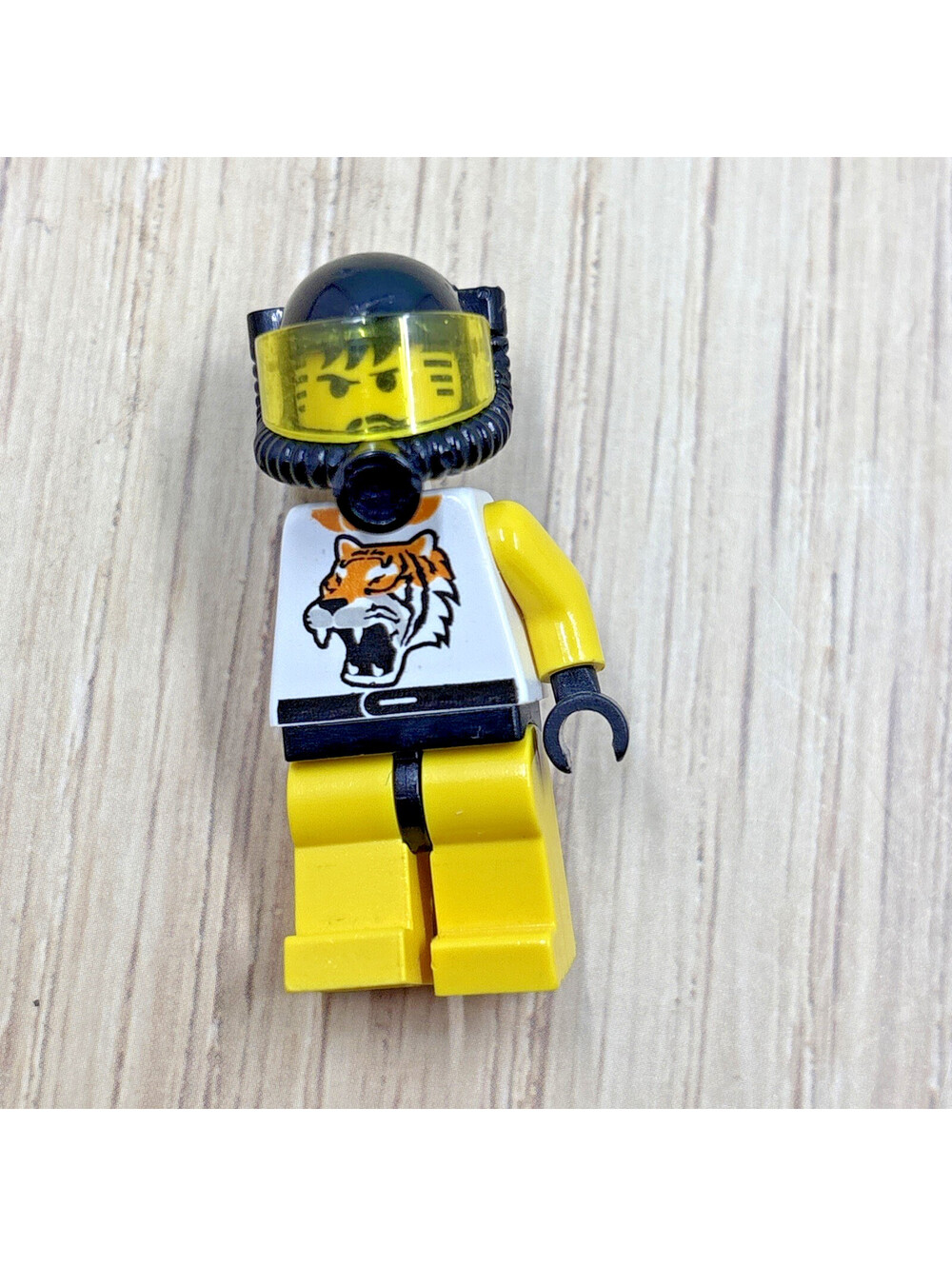 LEGO Racer Minifigure Tiger Underwater Helmet One arm missing
